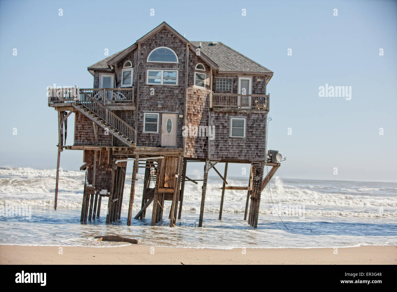 Free standing home over the ocean Stock Photo Alamy