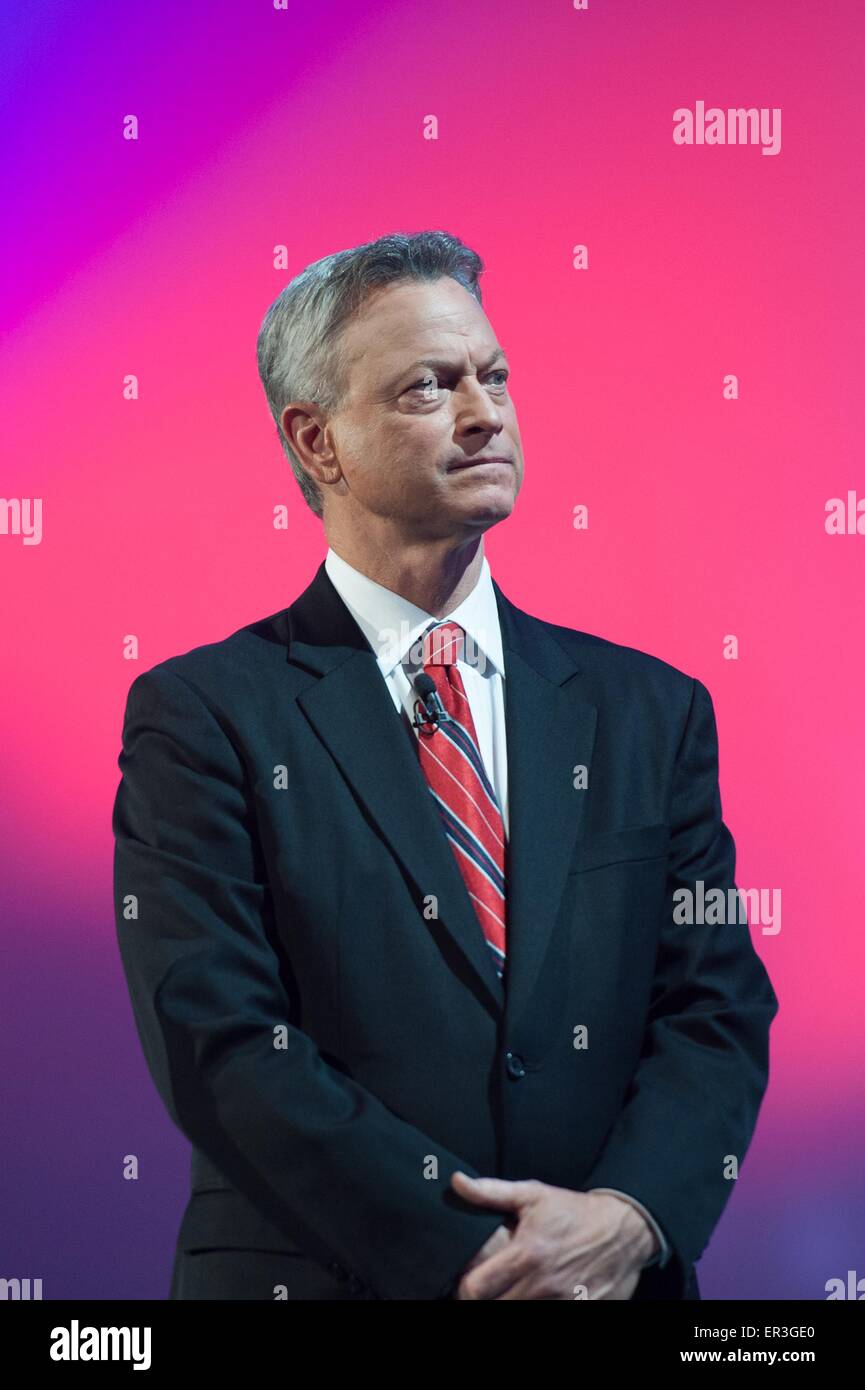 Actor and musician Gary Sinise speaks at the 26th National Memorial Day Concert on the West Lawn of the U.S. Capitol May 24, 2015 in Washington, DC. The event is part of the Memorial Day activities in remembrance of those who died serving the nation. Stock Photo