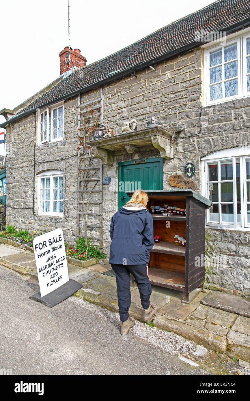 Home Sale Sign Cottage High Resolution Stock Photography and Images Alamy