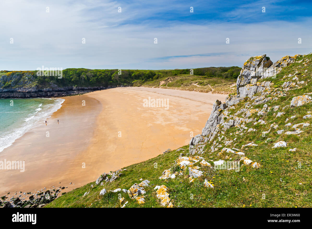 Overlooking the stunning beach at Barafundle Bay on the Pembrokeshire ...