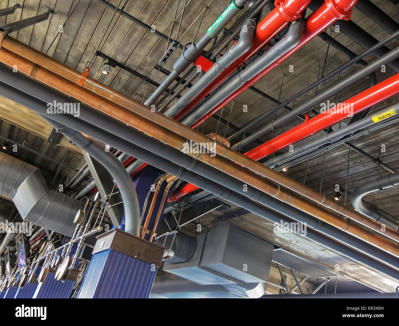 Exposed ceiling hires stock photography and images Alamy