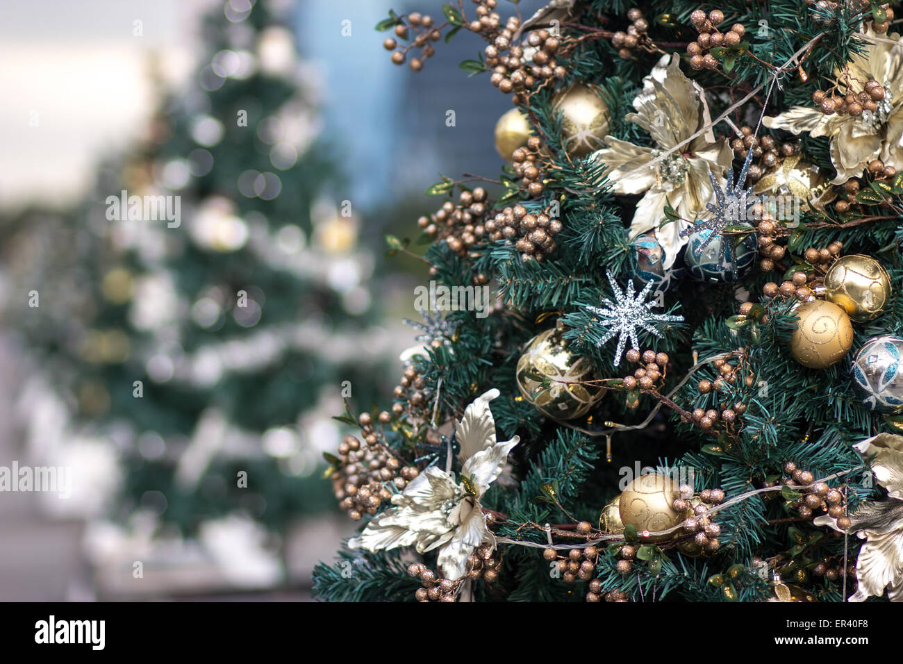 Christmas decoration on the tree in Marina Bay Stock Photo Alamy