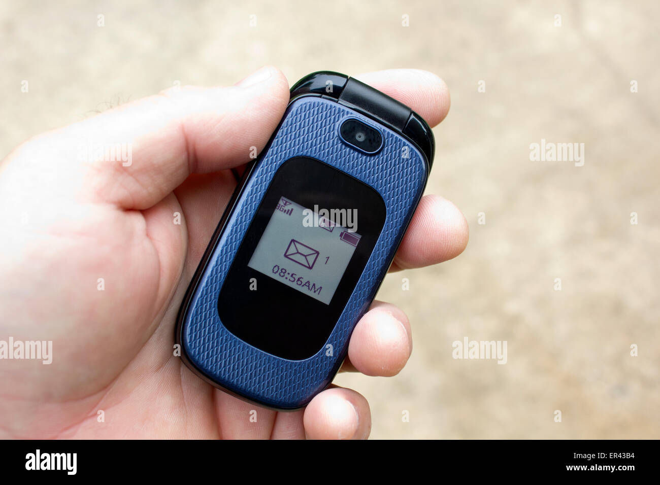 Old Flip Mobile Phone Hi Res Stock Photography And Images Alamy