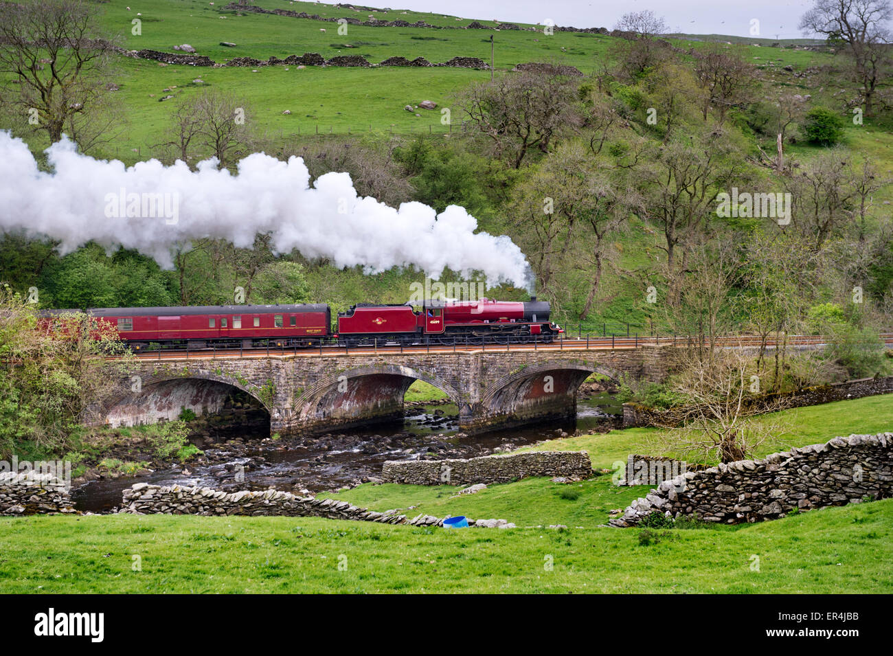 Settle, North Yorkshire, UK. 27th May, 2015. Steam locomotive 'Galatea' hauls The Fellsman excursion northwards towards Carlisle, on the famous Settle to Carlisle line at Sheriff's Brow, near Settle, North Yorkshire, UK Credit:  John Bentley/Alamy Live News Stock Photo