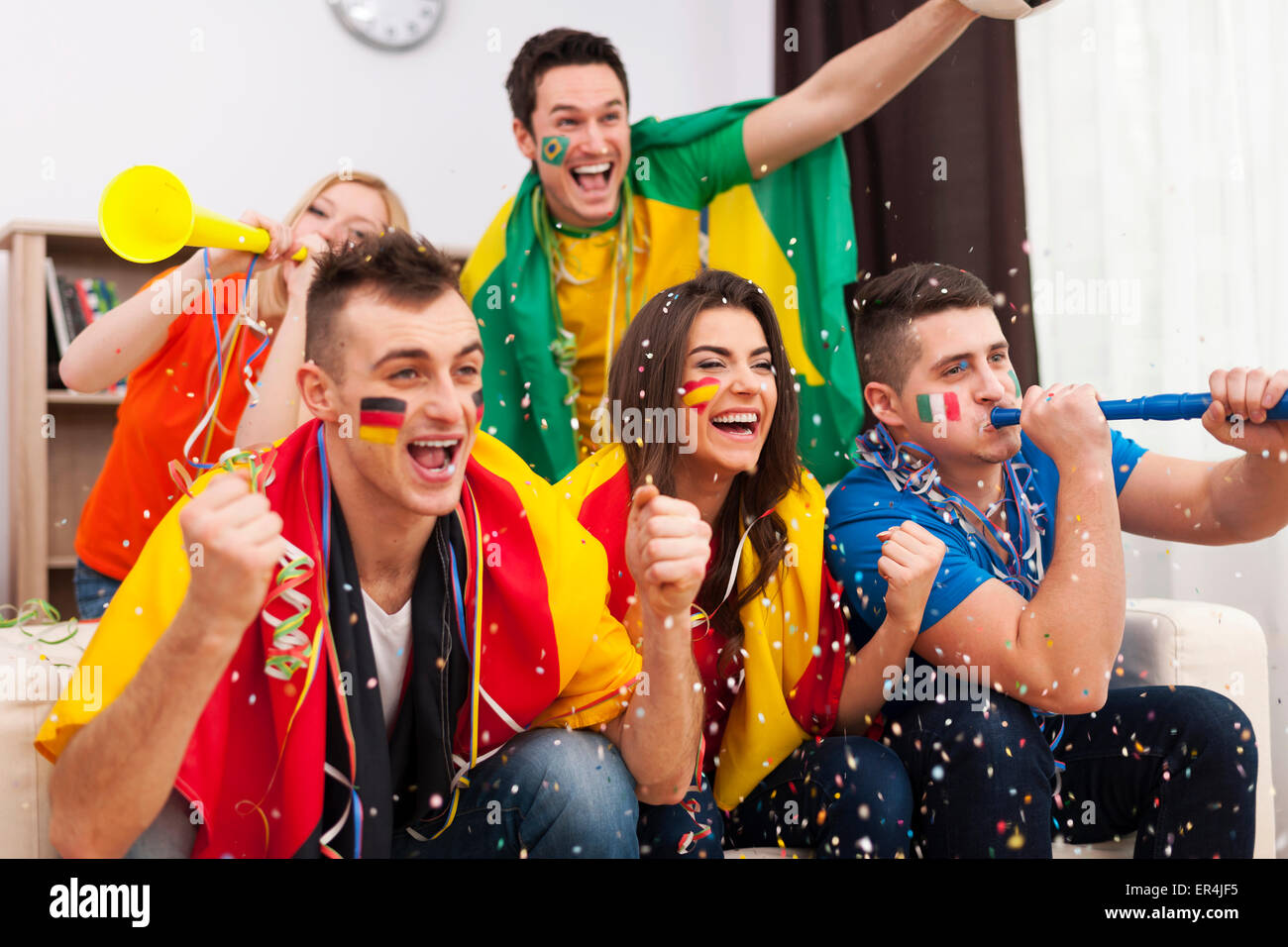 Фанаты 11 декабря 2011 года спб. Фанаты борисовского батэ. Что любят собирать фанаты. Football support. Что любят собирать фанаты.