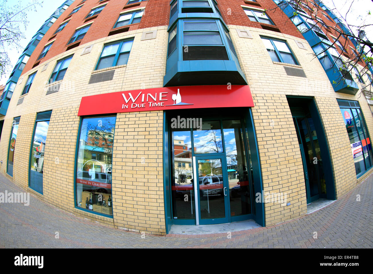 Retail wine store Yonkers, New York Stock Photo Alamy