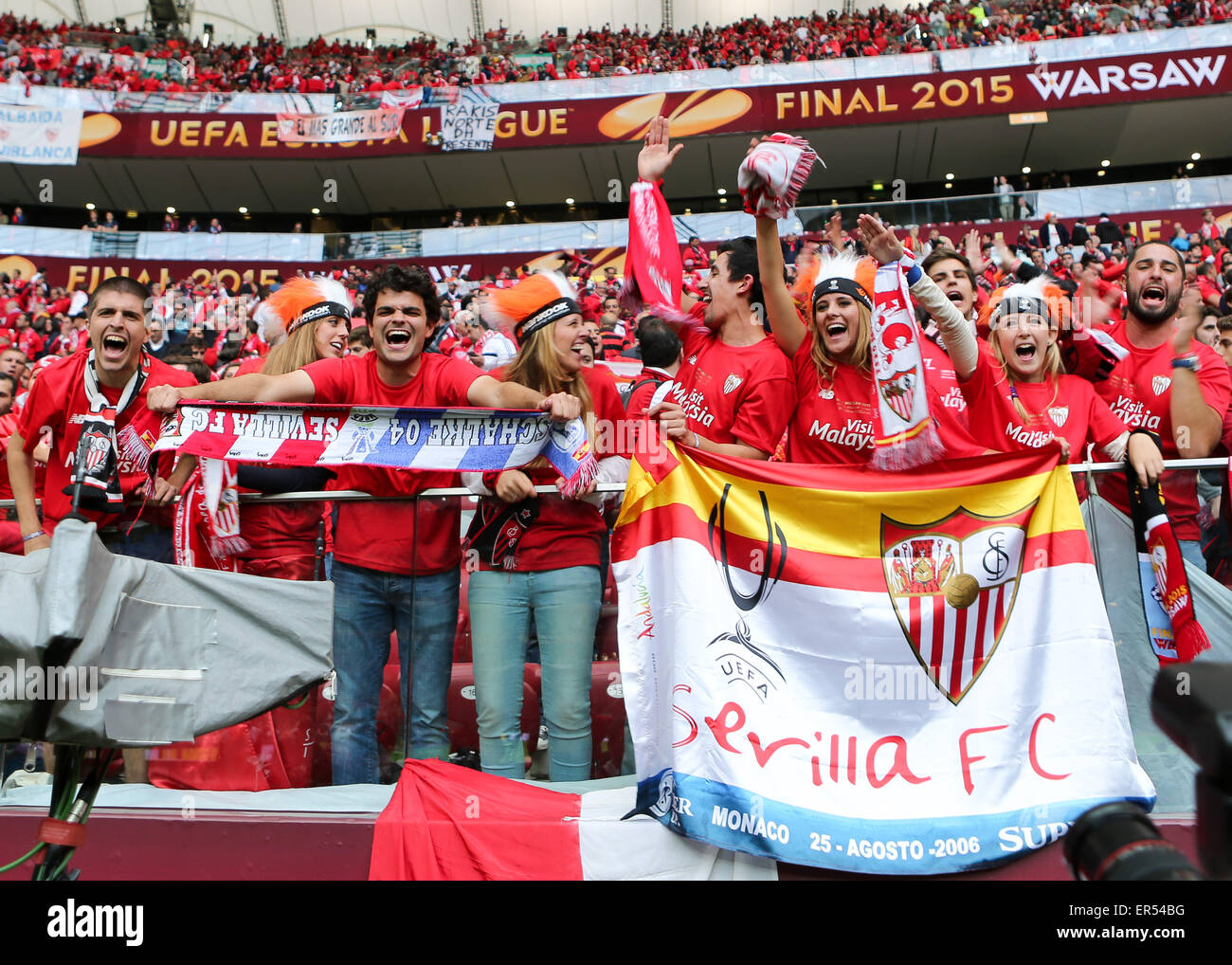 Warsaw, Poland. 27th May, 2015. National Stadium Warsaw, Poland. Sevilla and Dnipro fans at tonights Europa League final, between Dnipro Dnipropetrovsk and Sevilla FC. Credit:  Action Plus Sports Images/Alamy Live News Stock Photo