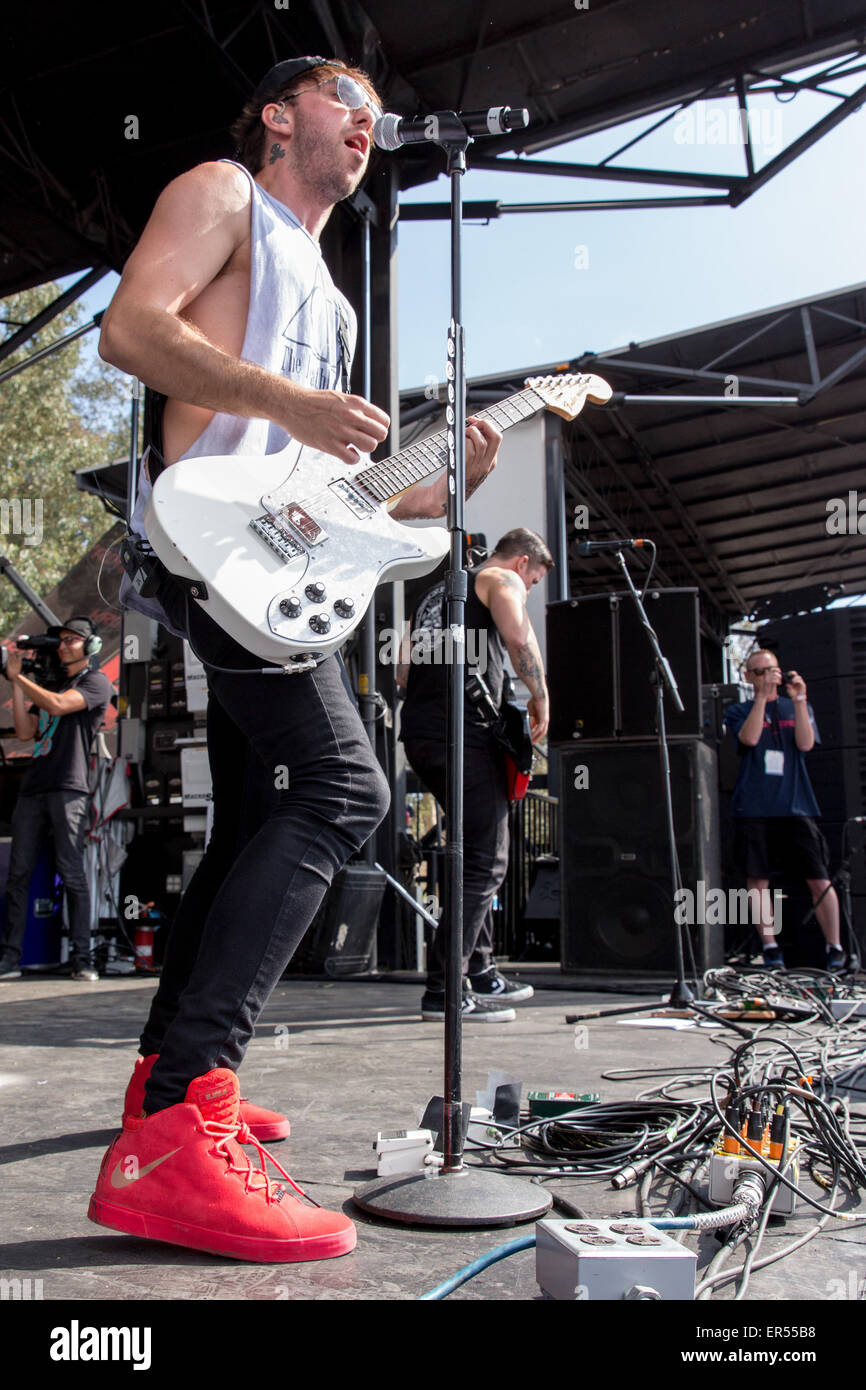 Alex gaskarth hi-res stock photography and images - Alamy
