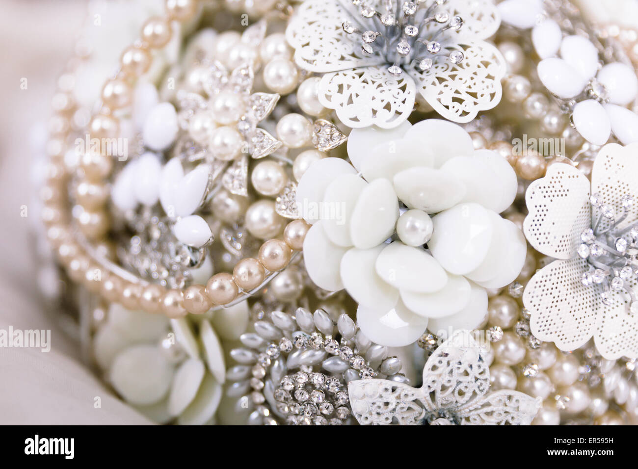 Glass flowers hi-res stock photography and images - Alamy