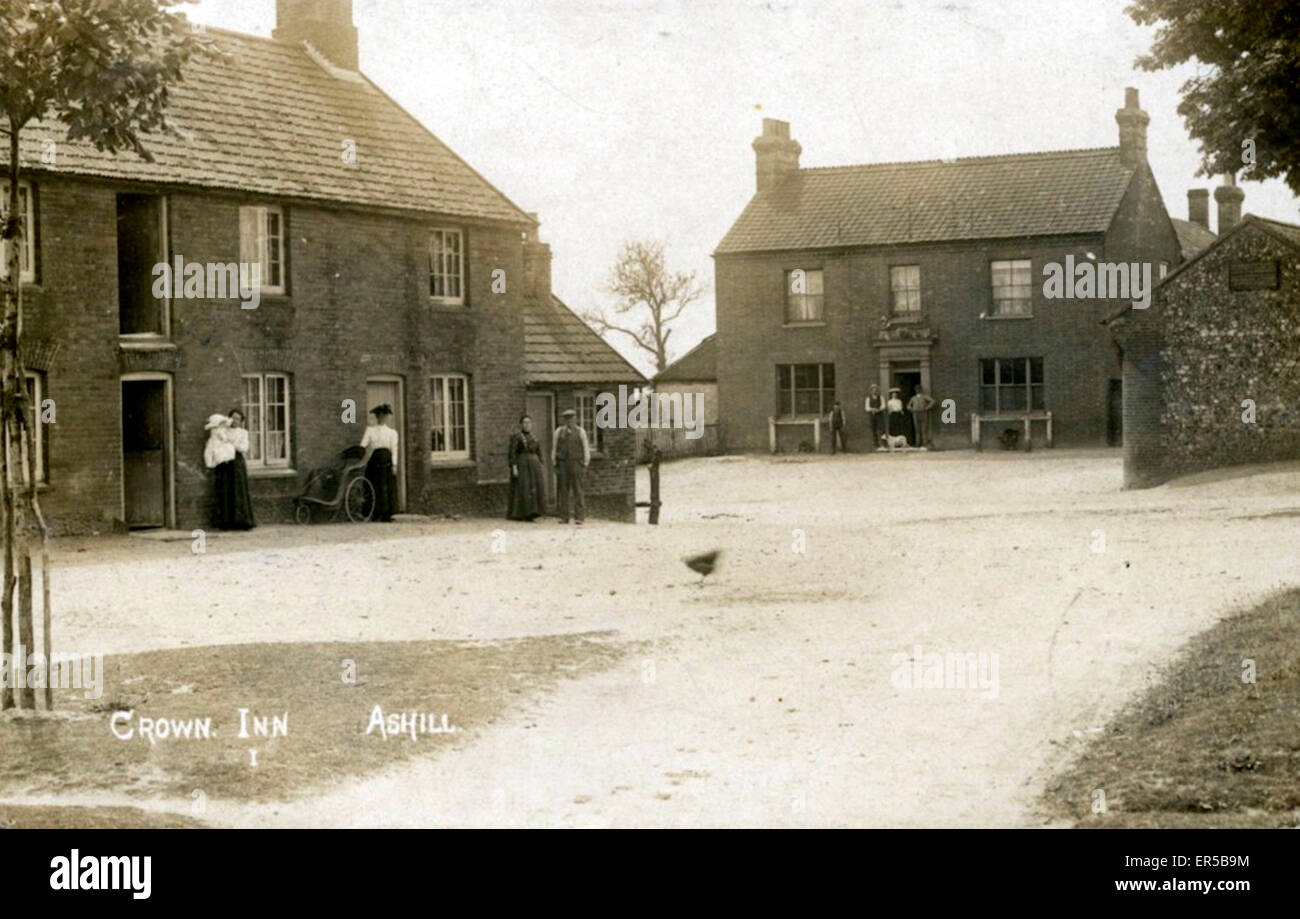 Crown Inn, Ashill, Watton, near Swaffham, Norfolk, England.  1907 Stock Photo