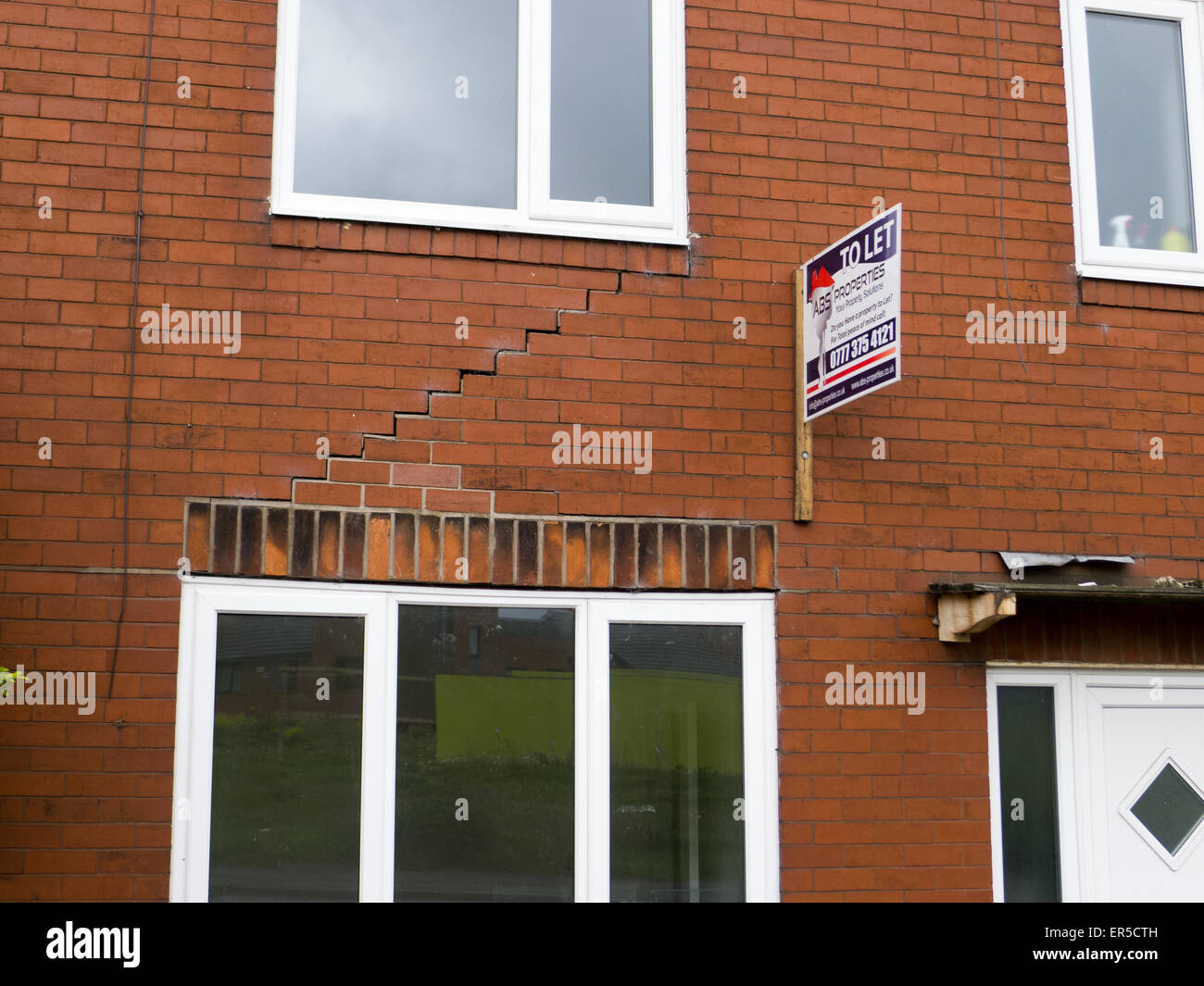 House with subsidence Stock Photo 83098417 Alamy