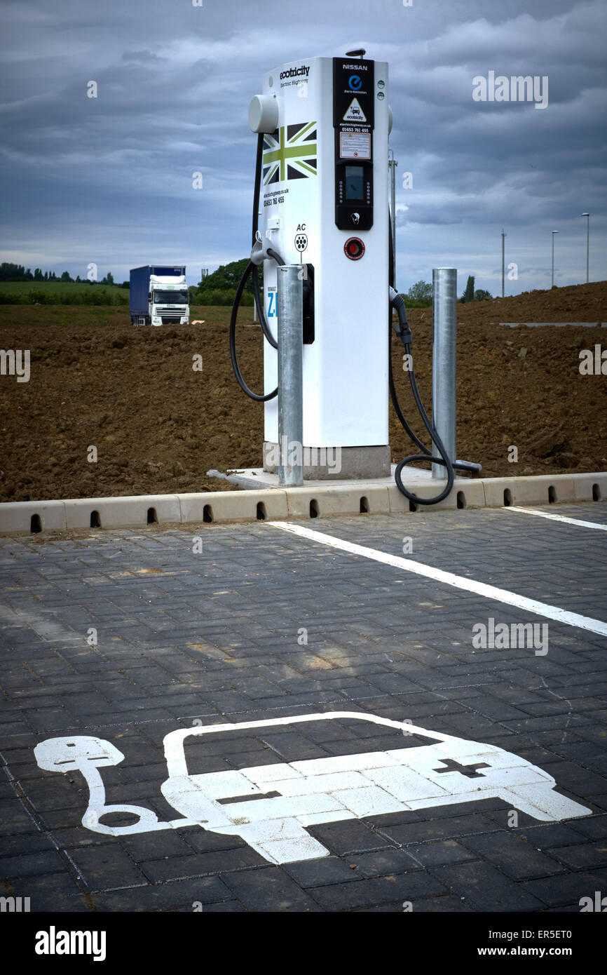 Electric car recharge station Stock Photo Alamy