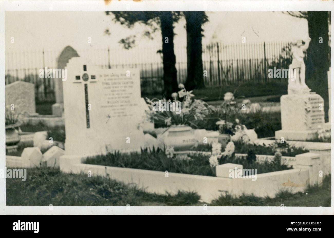 gravestone of ethel louisa caunter southampton hampshire ER5F07