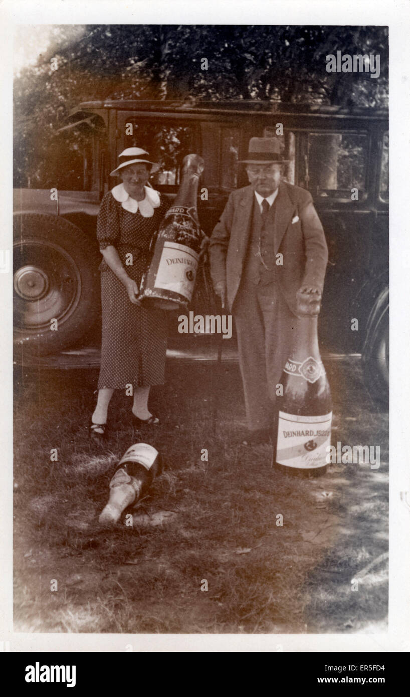 1923 Deinhard Champagne & Vintage Car (awaiting identificati Stock Photo