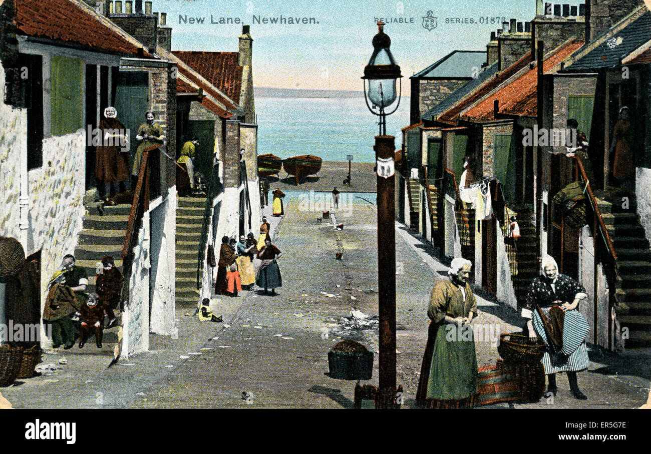 New Lane, Newhaven, Edinburgh, near Leith, Midlothian, Scotland. 1905