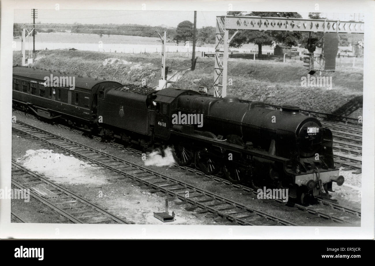 46138 Royal Scot Class Steam Locomotive - British Railways Livery, Basford Hall , Crewe, Cheshire, England. Showing 'Welshman'  1959 Stock Photo