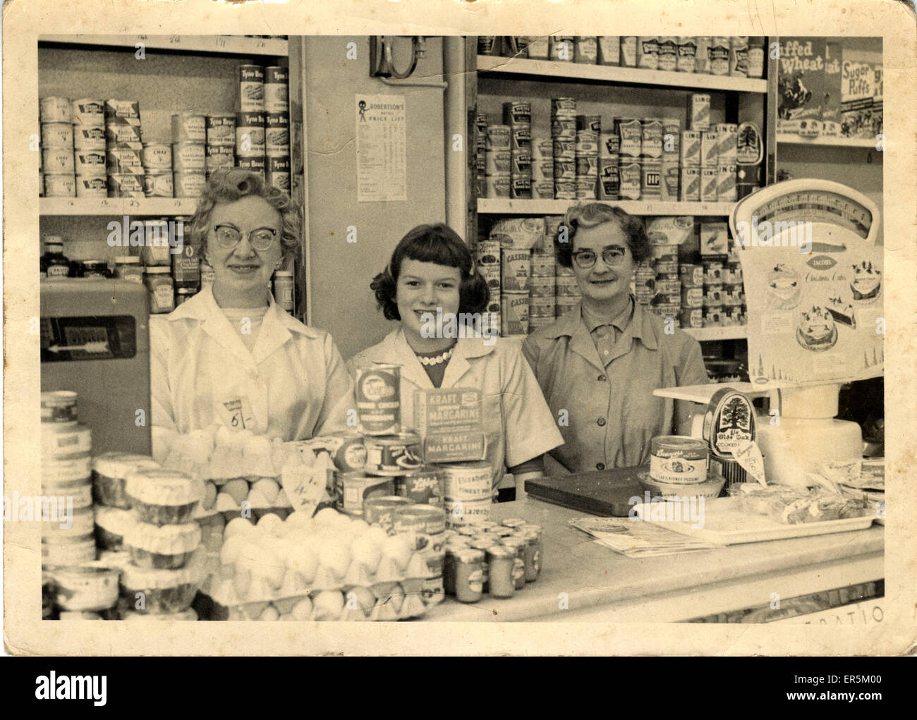 Shop interior 1950s hi-res stock photography and images - Alamy