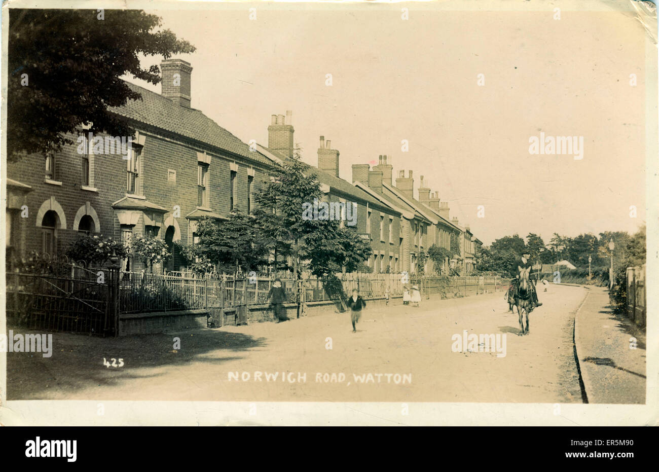 Norwich Road , Watton, Thetford, Norfolk, England. 1908 Stock Photo Alamy