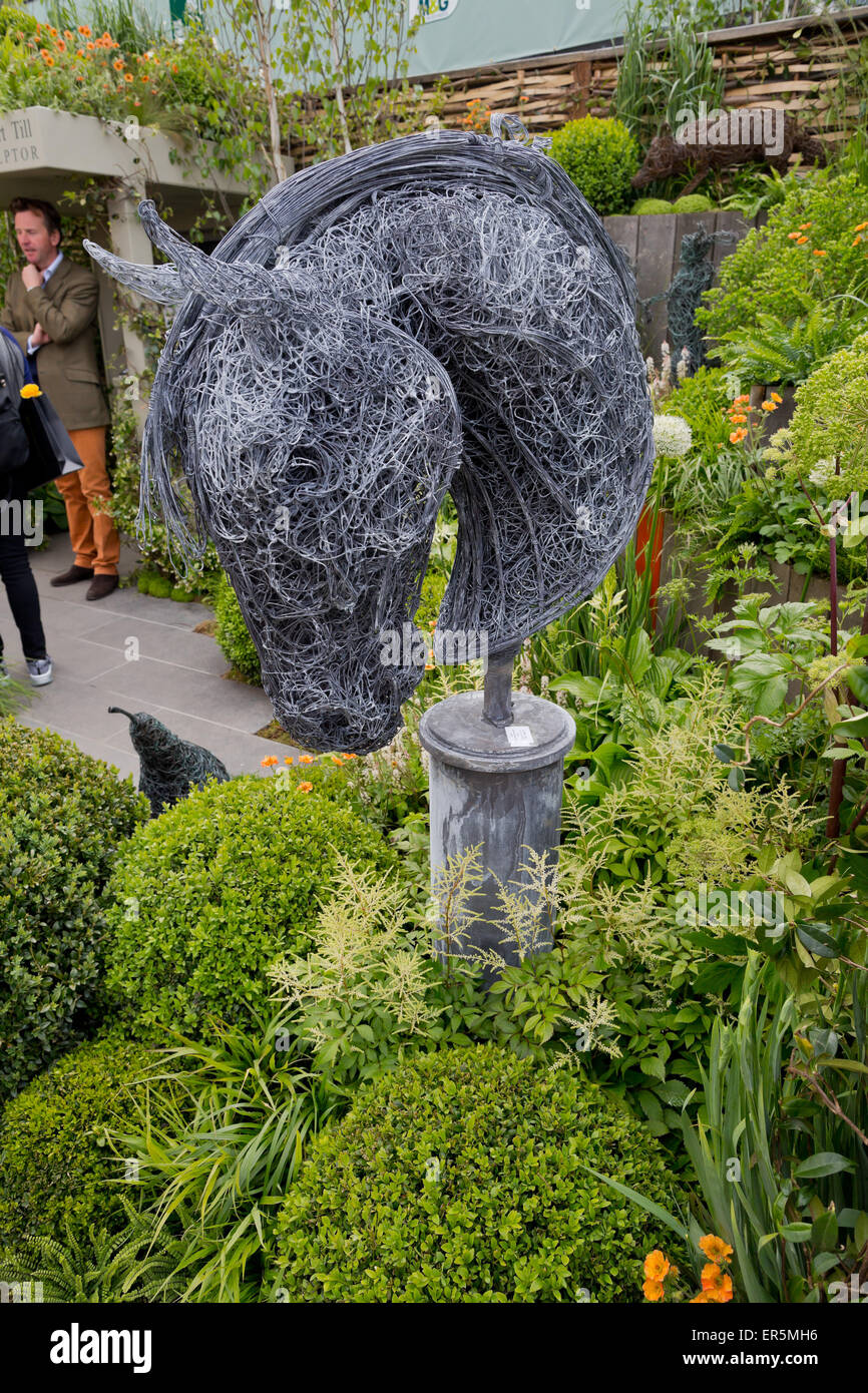 Metal horse sculpture hires stock photography and images Alamy