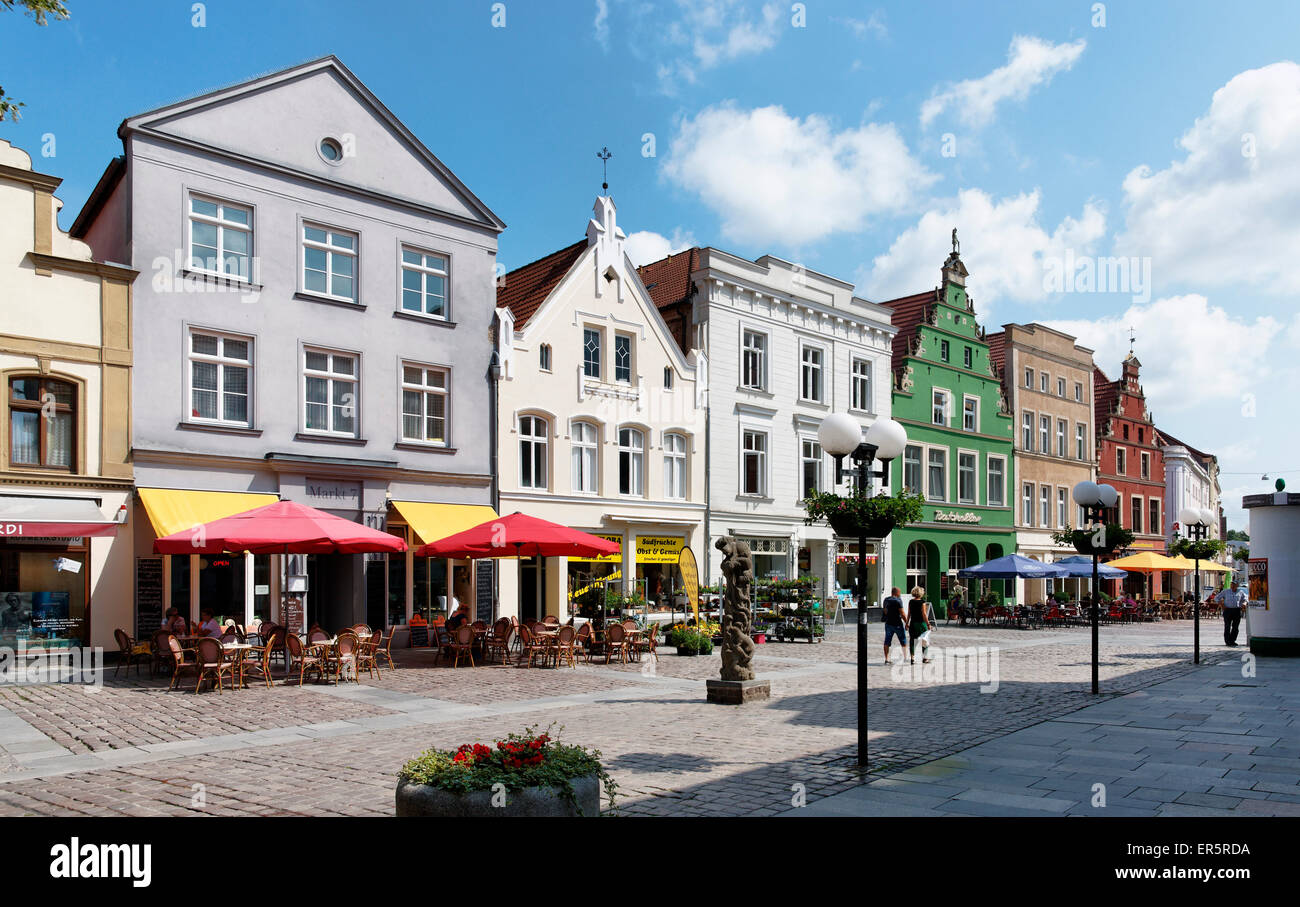 Market square with gabled houses, Guestrow, Mecklenburg-Western Pomerania, Germany Stock Photo