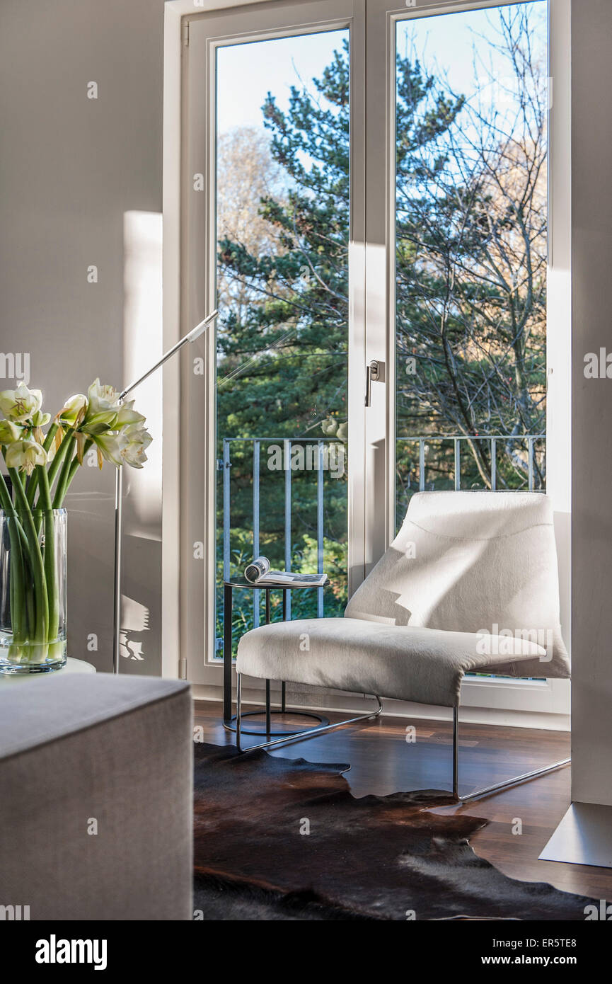 Modern furniture hires stock photography and images Alamy