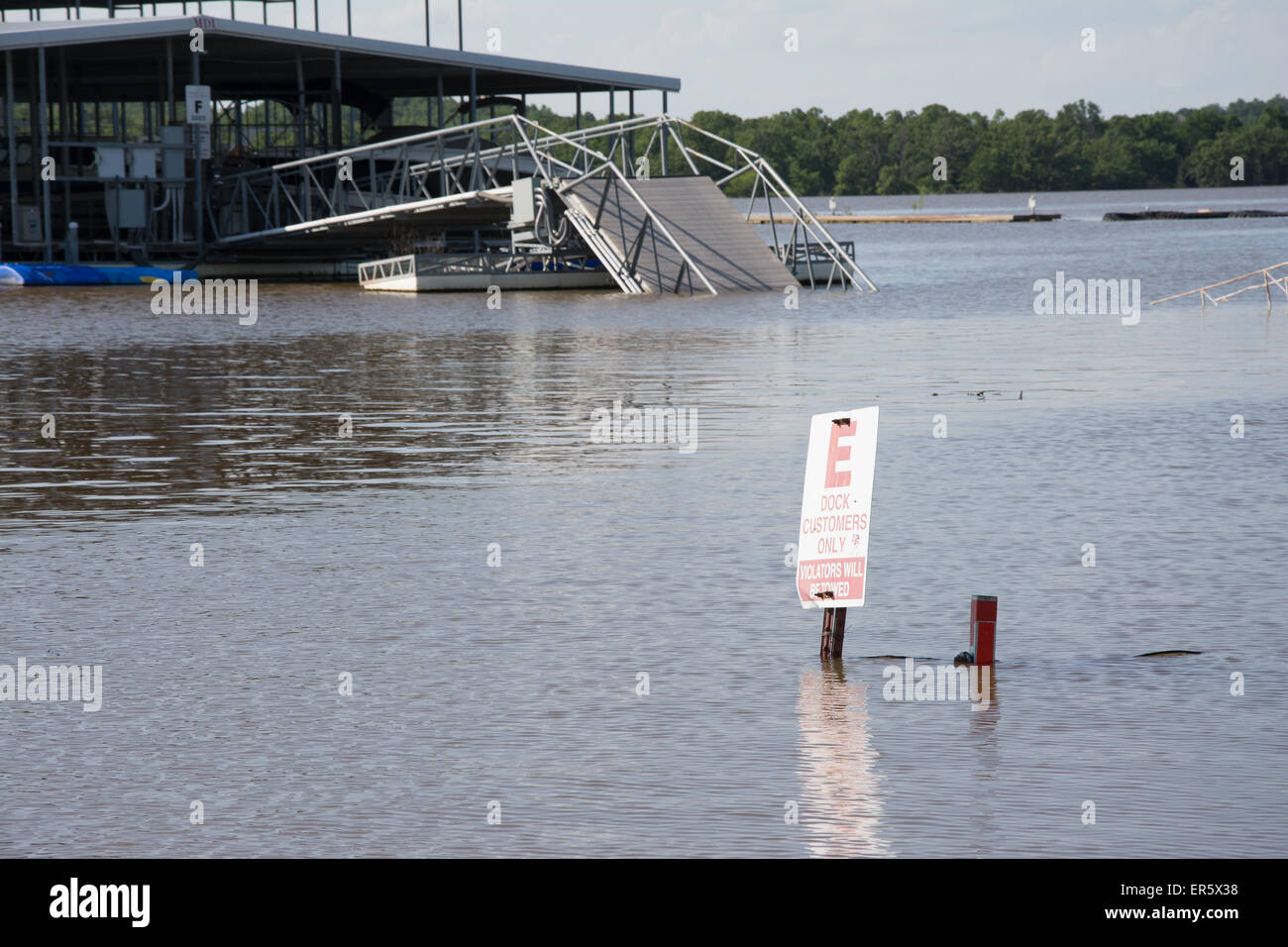 Mannford, Oklahoma, USA. 27th May, 2015. Flood waters have