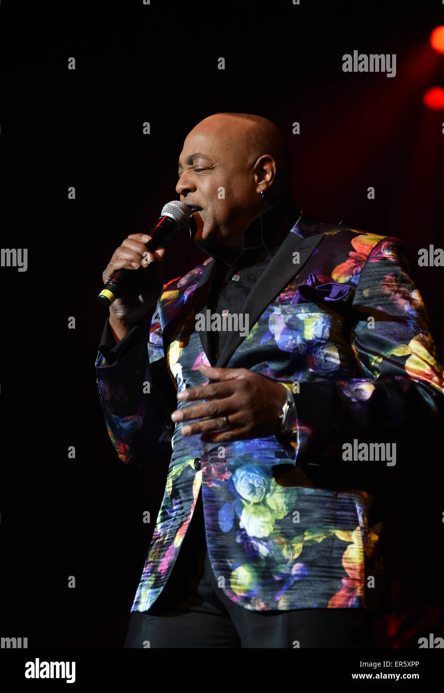 Artistic Peabo Bryson, Grammy-winning R&b Singer Known For 'a Whole New World,' 75, Suffers Stroke Picture in 4K Artistic Peabo Bryson, Grammy-winning R&b Singer Known For 'a Whole New World,' 75, Suffers Stroke Picture in 4K