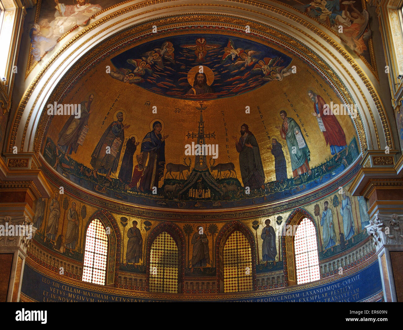 Rome italy apse dome hi-res stock photography and images - Alamy