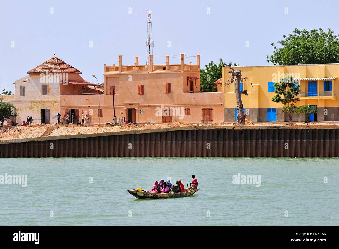 View over the river Senegal to the Senegalese town of Podor, Lekseiba II, Brakna region, Mauritania Stock Photo