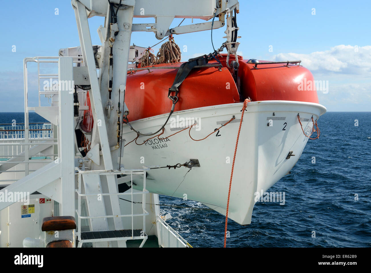 Shipping and life on sea hi-res stock photography and images - Alamy
