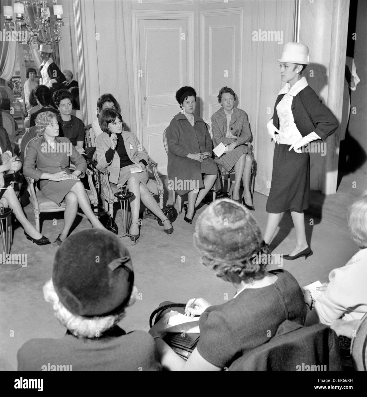 Clothing: Fashion: Paris: Fashion show at the Paris fashion house of Heim-Jeunes Filles. May 1963 B1612B-001 Stock Photo