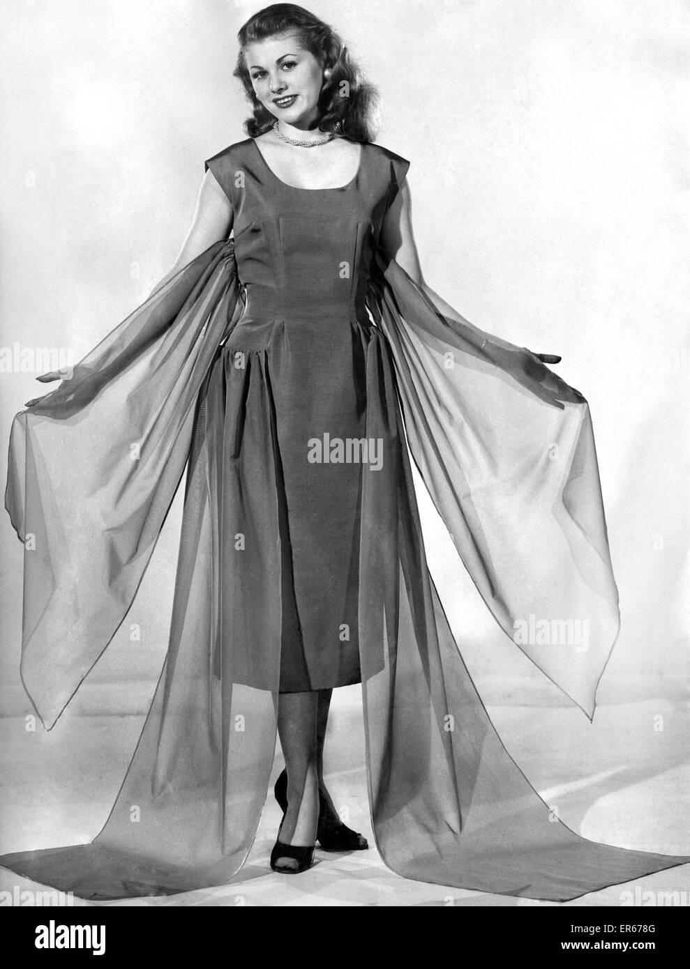 Clothing fashion 1954 hi-res stock photography and images - Alamy
