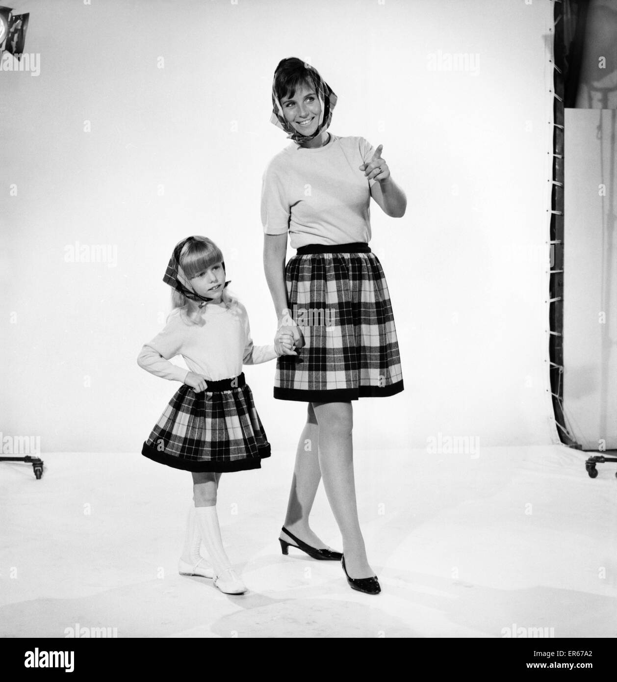 1960s mother and daughter hi-res stock photography and images - Alamy
