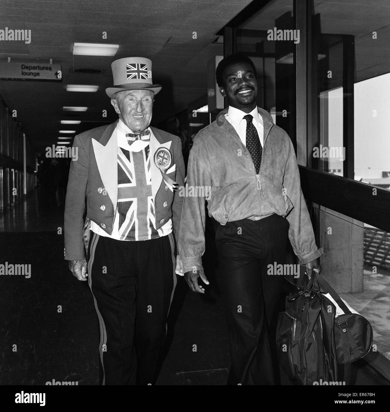 Laurie Cunningham at Heathrow Airport London, prior to flying out to Bucharest via Munich after missing yesterdays flight with the England squad. 14th October 1980 Stock Photo