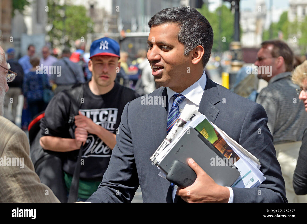 Faisal Islam, Sky TV News  political editor, on College Green, Westminster after the 2015 Queen's Speech. Stock Photo