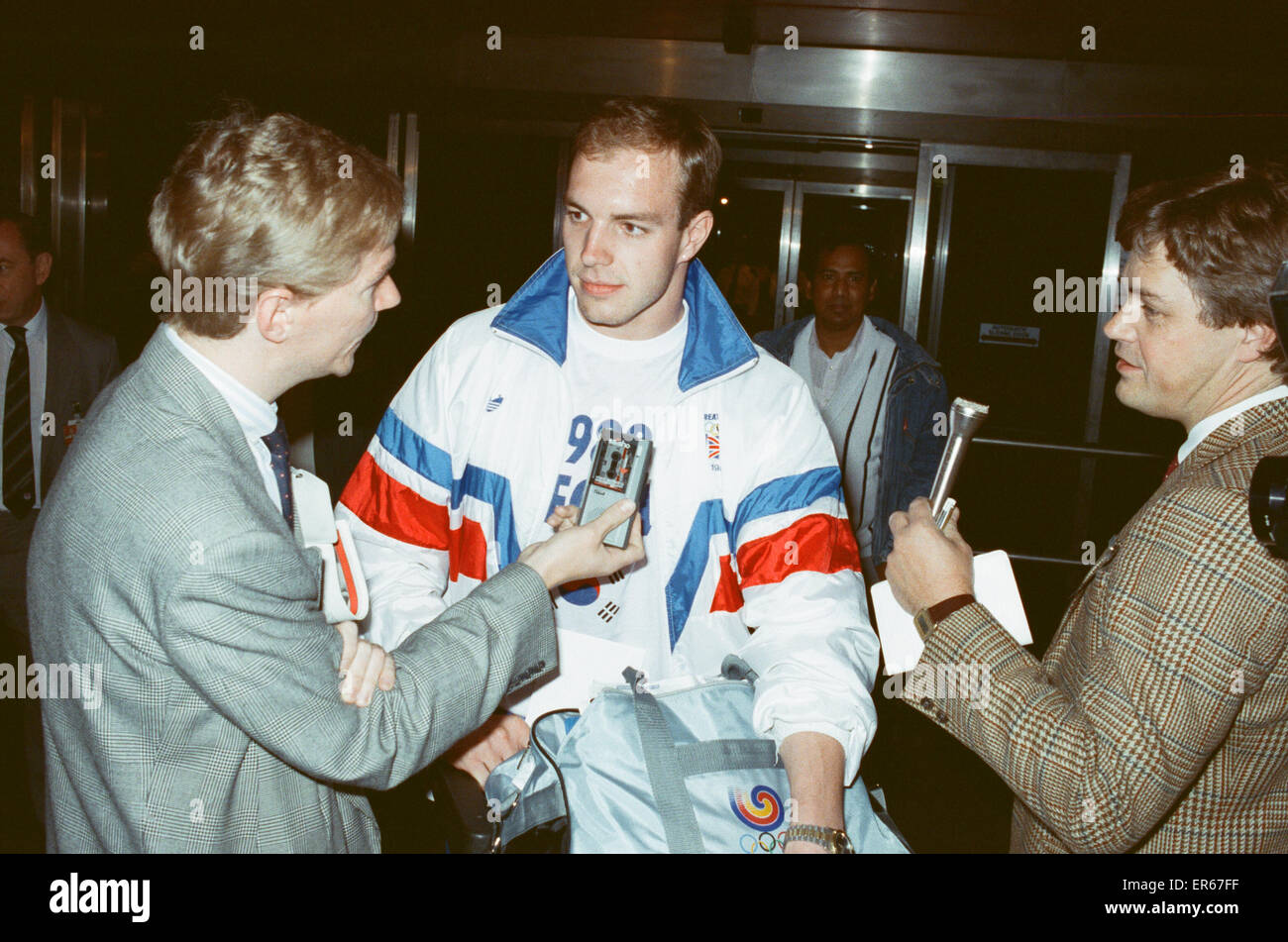 British Olympic Team returns home from the Seoul Olympic Games in South  Korea, at London Heathrow Airport, 5th October 1988. Pictured: Adrian Moorhouse, swimmer who won the 100m breaststroke gold medal at the Seoul Olympics. Stock Photo