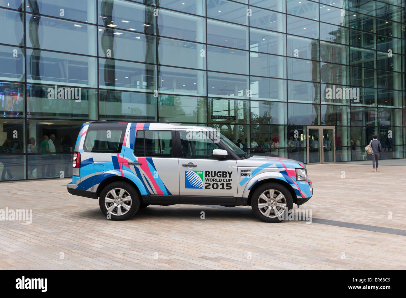 Land Rover Discovery 4 painted in a special livery to mark the sponsorship of the 2015 Rugby World Cup by Jaguar Land Rover Ltd. Stock Photo