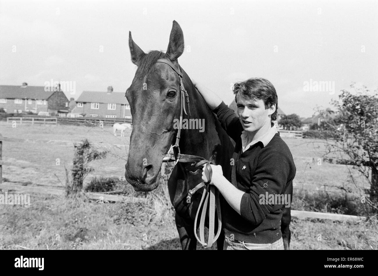 Racehorse Sea Pigeon winner of thirty-seven races, seen here with Steven Muldoon son of Pat Muldoon who owns the horse. 21st July 1983 Stock Photo