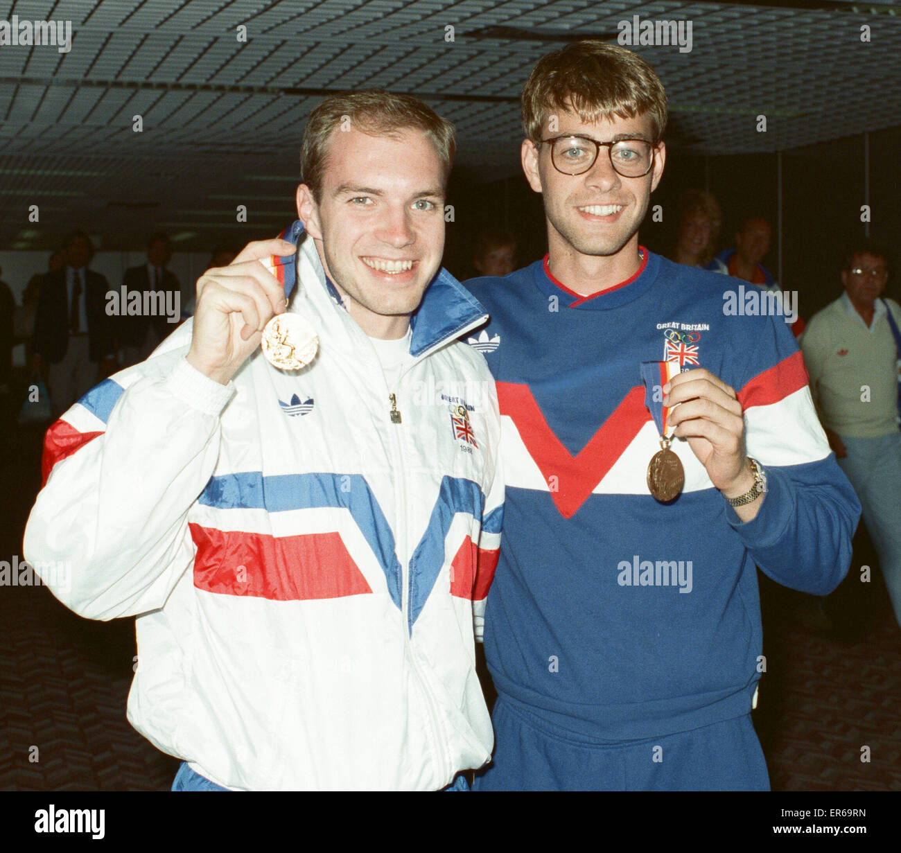 British Olympic Team returns home from the Seoul Olympic Games in South  Korea, at London Heathrow Airport, 5th October 1988. Pictured: Adrian Moorhouse, swimmer who won the 100m breaststroke gold medal at the Seoul Olympics. Stock Photo