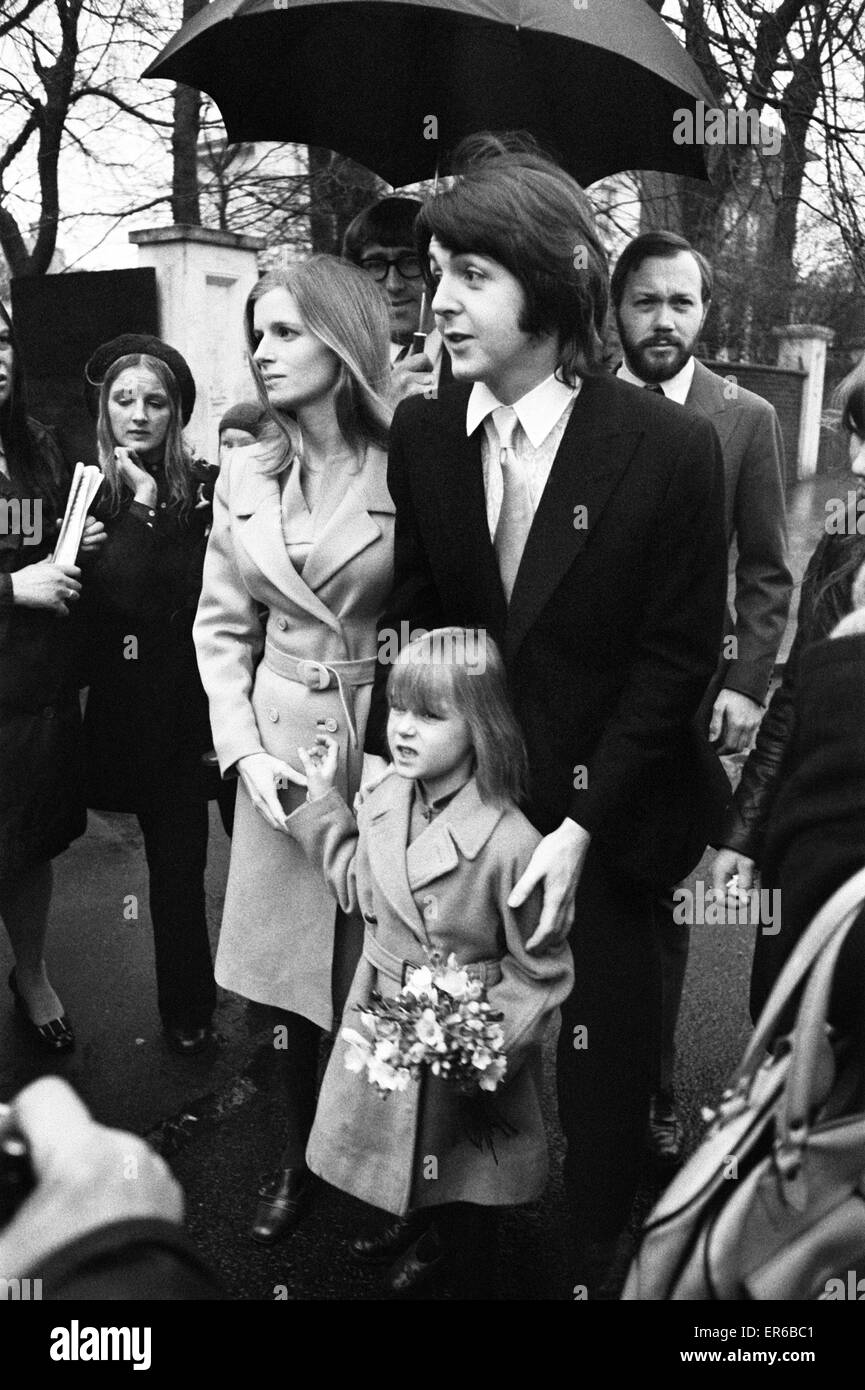 Linda mccartney 1960s hi-res stock photography and images - Alamy