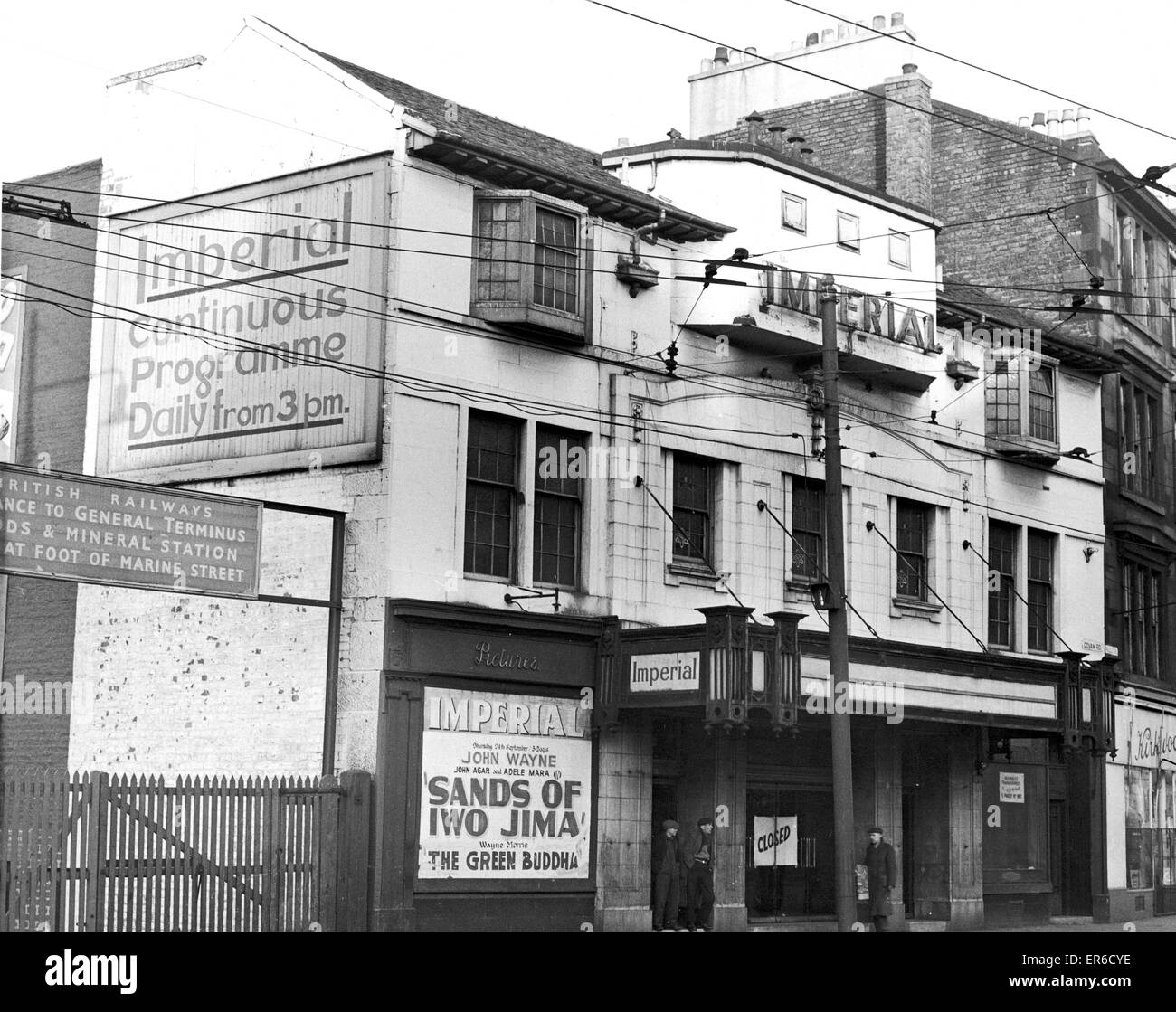 Imperial Cinema, 2-6 Govan Road, Cessnock, Glasgow, Scotland, Circa 1950. Sands of Iwo Jima released 1949. Stock Photo