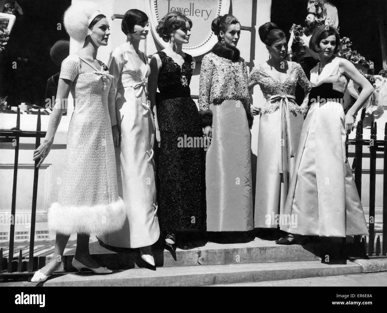 Dior Fashions 1964. P006405 Stock Photo