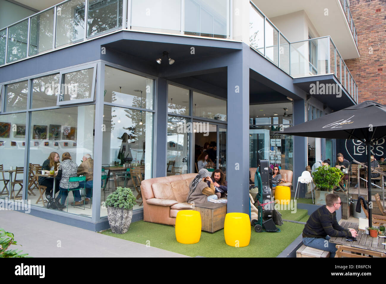 coffee cafe shop in Dee why on Sydney;s northern beaches,with patrons enjoying sunday breakfast