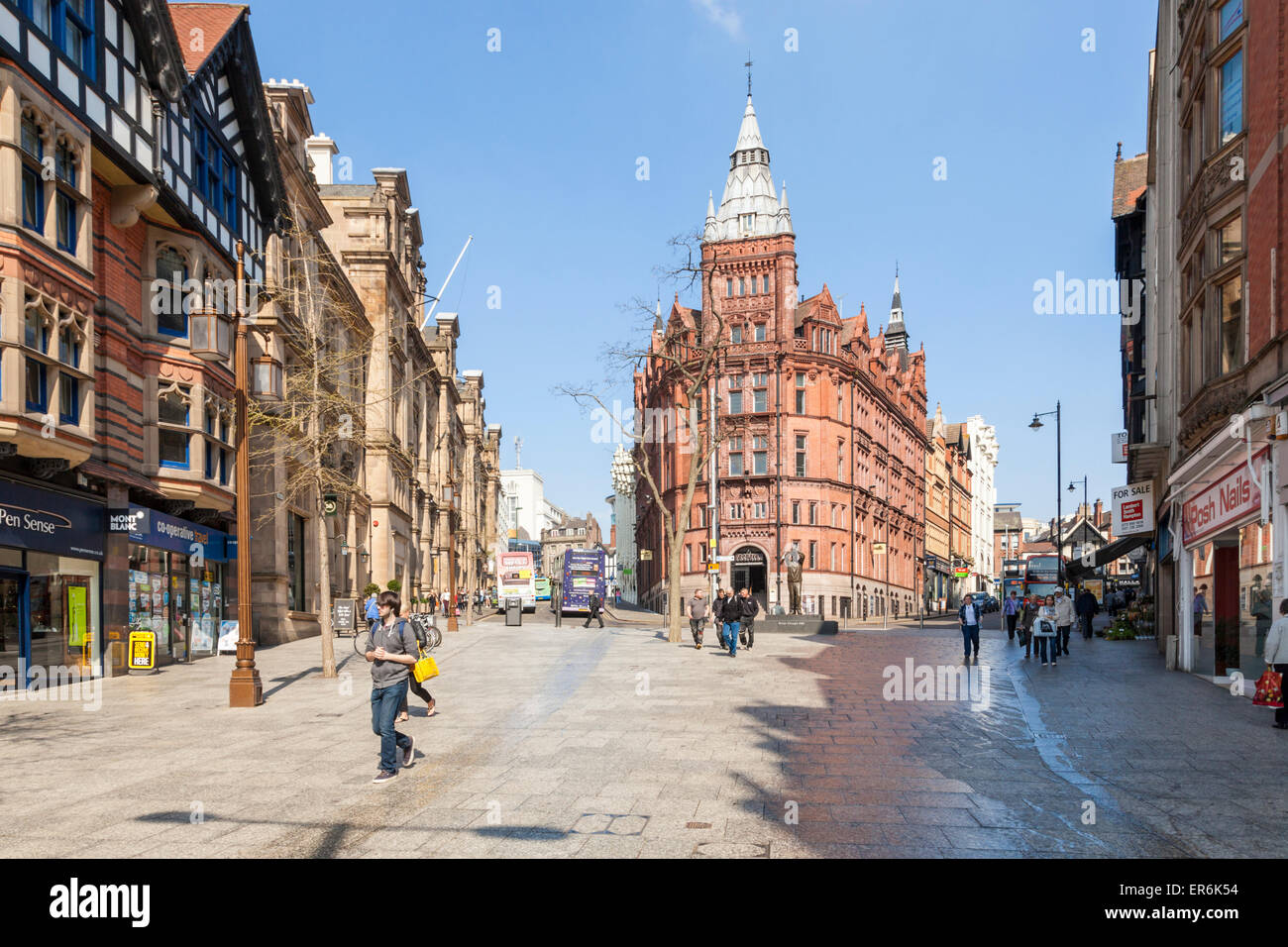 Queen Street and King Street in Nottingham city centre, divided by a grade 2 listed building designed by Fothergill Watson. Nottingham, England, UK. Stock Photo