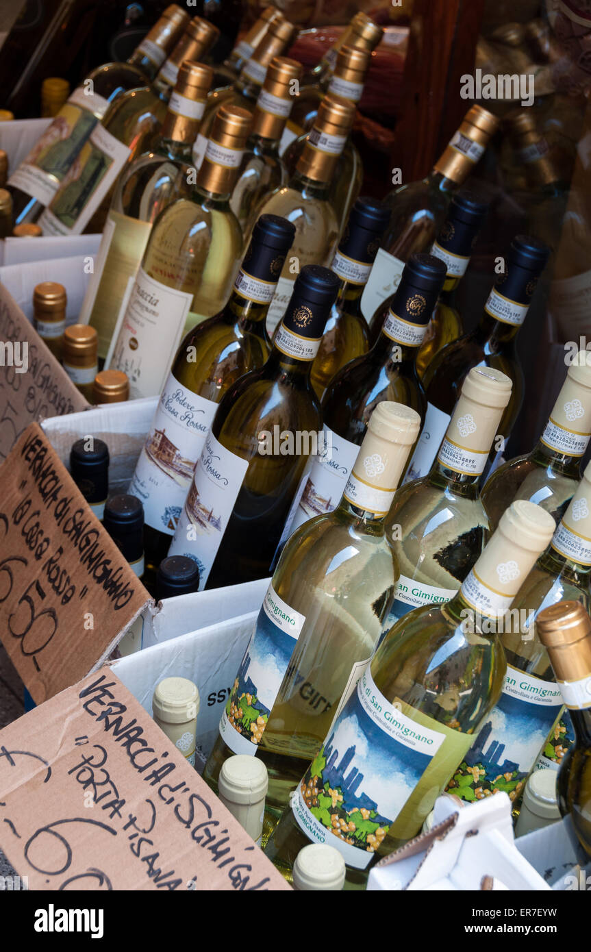 Shop selling bottles hires stock photography and images Alamy