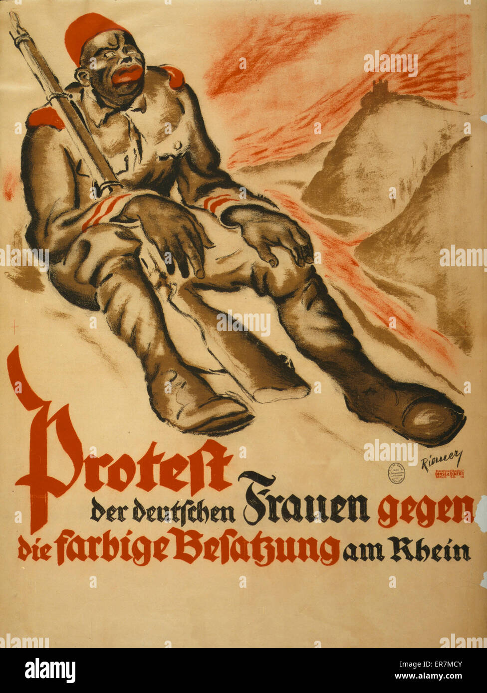Protest der deutschen Frauen gegen die farbige Besatzung am Rhein. Poster shows a African soldier seated on the one French side of the Rhine River; on the opposite side is a castle on a cliff. Text: German women protest the colored occupation of the Rhine Stock Photo