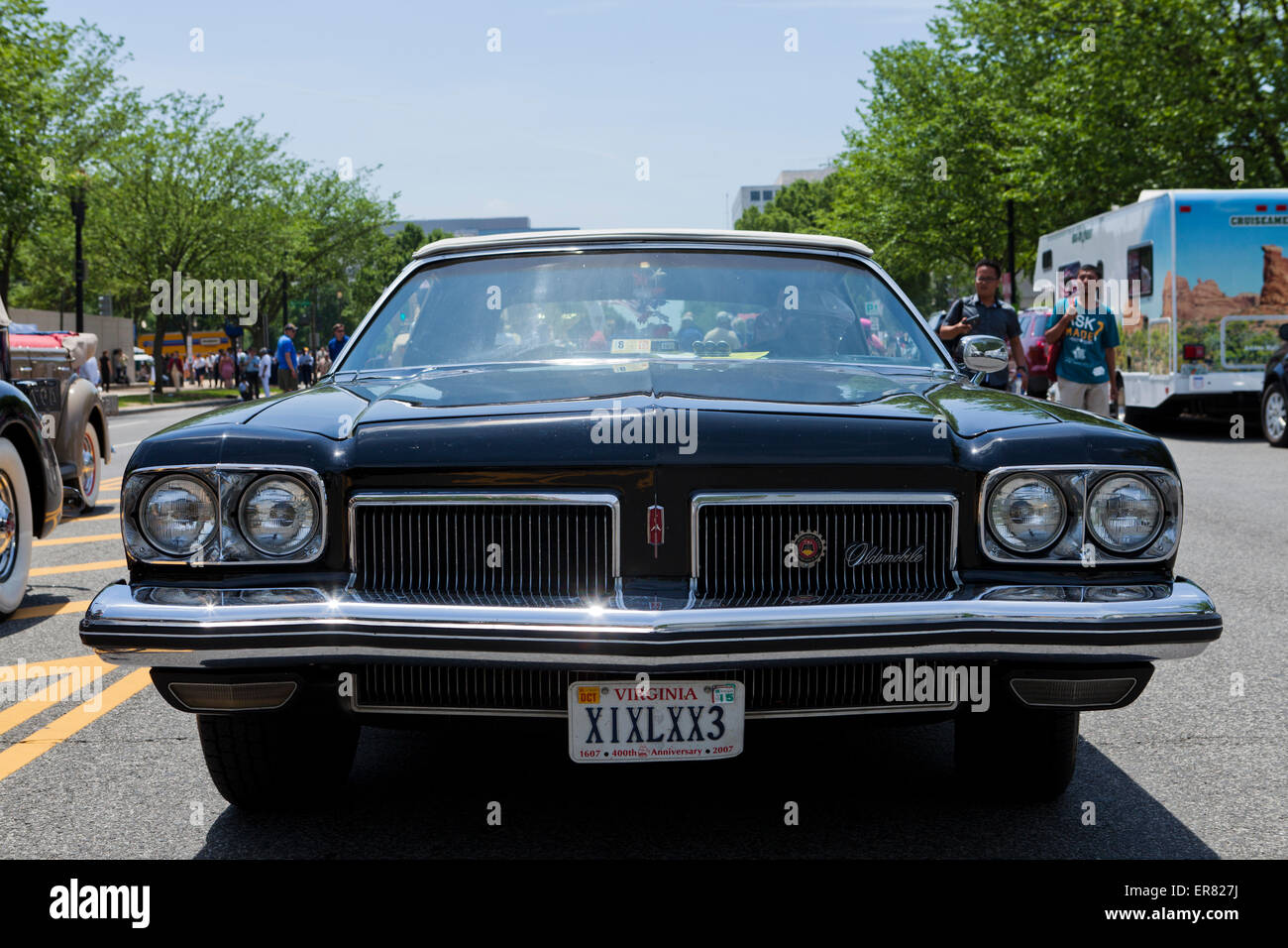 1973 Oldsmobile Delta 88 Royale classic car grille - USA Stock Photo