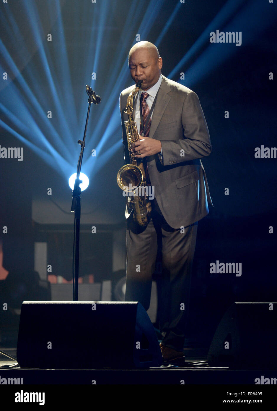 Hamburg, Germany. 28th May, 2015. US American musician Branford Marsalis performs at the Echo Jazz award ceremony in Hamburg, Germany, 28 May 2015. The awards in 21 categories are being presented for the sixth time by the Deutsche Phono-Akademie. Photo: DANIEL REINHARDT/dpa/Alamy Live News Stock Photo