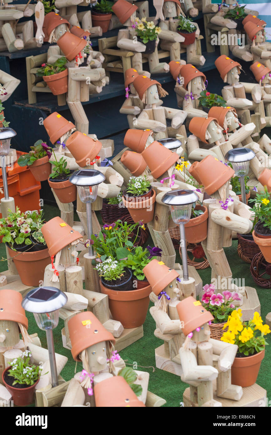 Flowerpot men hi-res stock photography and images - Alamy