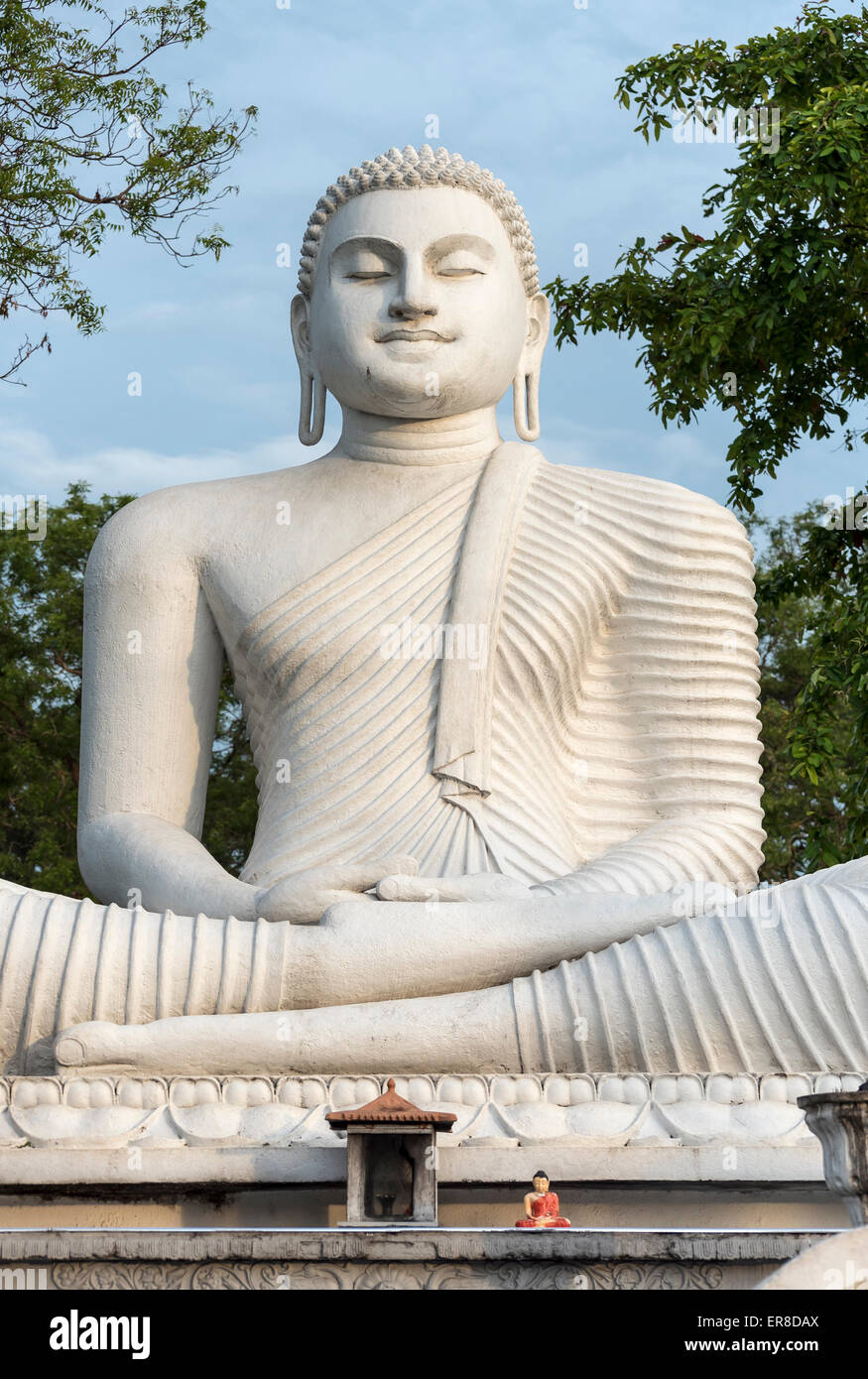 Buddha Statue, Polonnaruwa, Sri Lanka Stock Photo Alamy